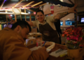 Taller de bolsas ecológicas en la celebración del Día del Ambiente 2026 en Restaurante 3 Soles